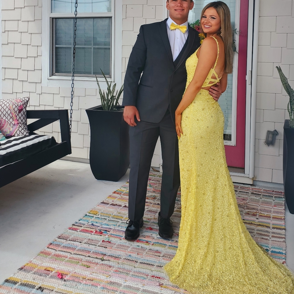Sherri Hill size 2 yellow sequin dress